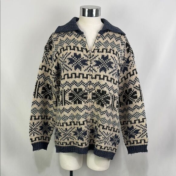 Navy and Cream Patterned Men's Sweater - Picture 2 of 11